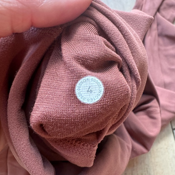 28" Align Lululemon leggings - Picture 4 of 5